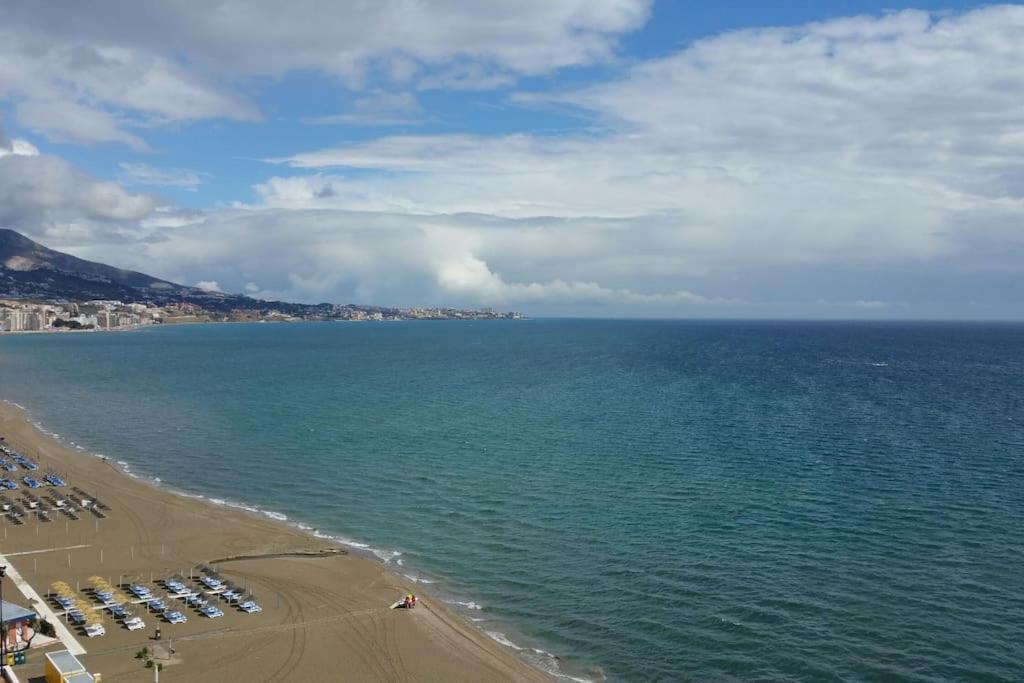 Seafront Apartment With Open-Air Heated Pool 푸엔히롤라 외부 사진