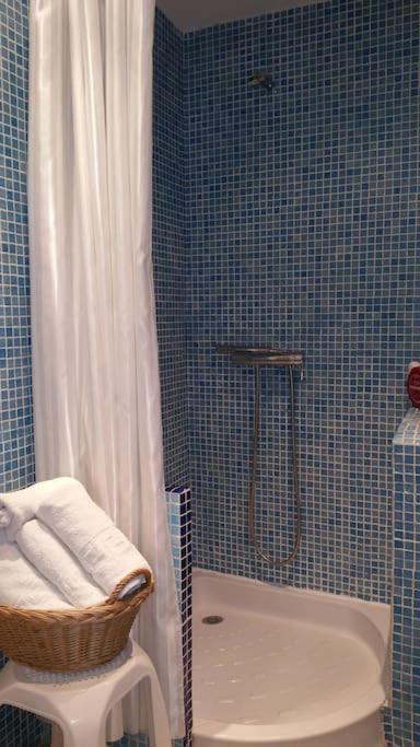 Seafront Apartment With Open-Air Heated Pool 푸엔히롤라 외부 사진
